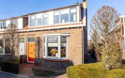 Twee-onder-één-kap te koop: Prins Bernhardstraat 3, BH west Hardinxveld-Giessendam
