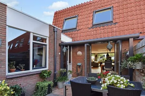 Corner house for sale: Prins Bernhardstraat 5A, Naaldwijk Centrumgebied Naaldwijk