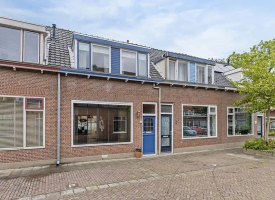 Tussenwoning te koop: Prins Bernhardstraat 6, Zeehelden van Oranje De Lier