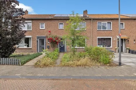 Tussenwoning te koop: Prins Bernhardstraat 7, Overdinkel kern Overdinkel