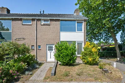 Hoekwoning te koop: Prins Clausstraat 8, Benthuizen Dorp-West Benthuizen