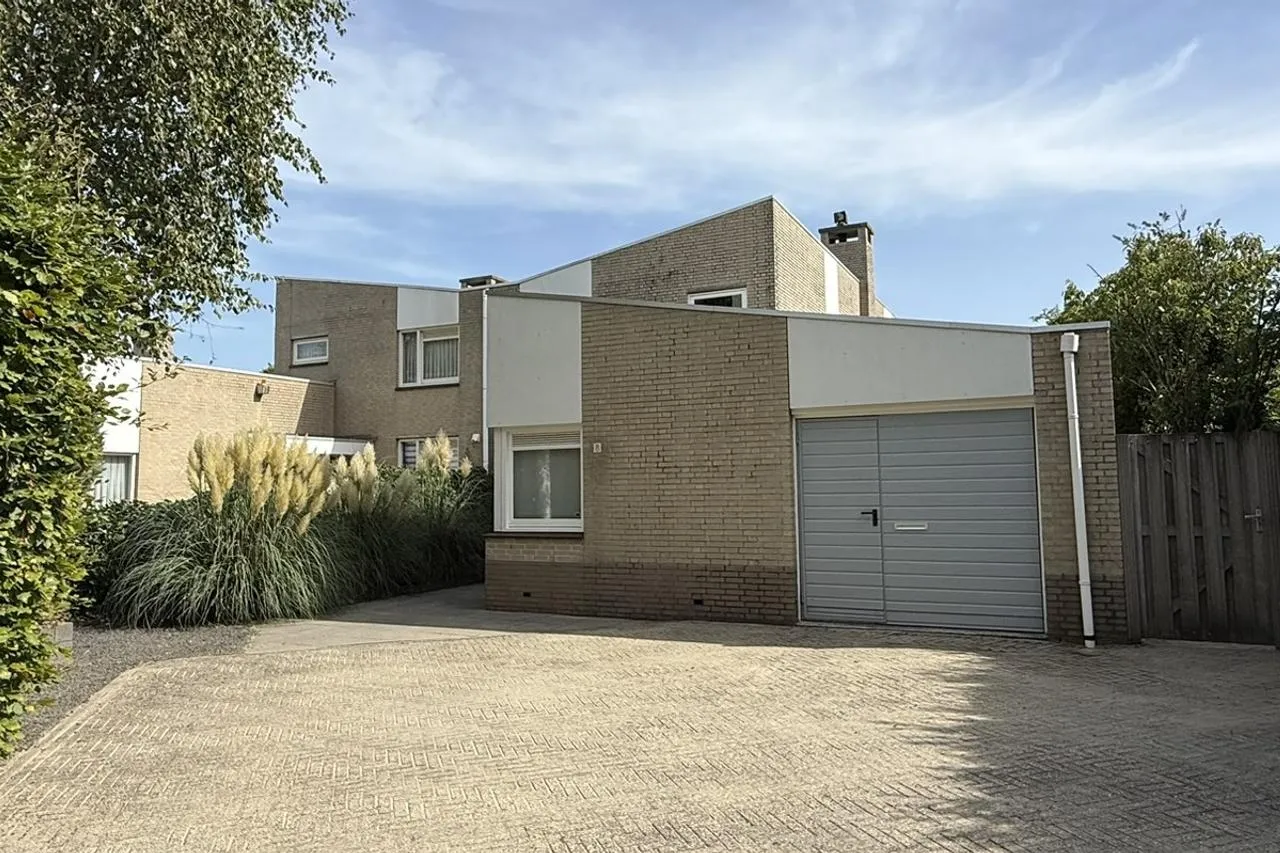 Twee-onder-één-kap te koop: Prins Florislaan 8, Badhoevedorp