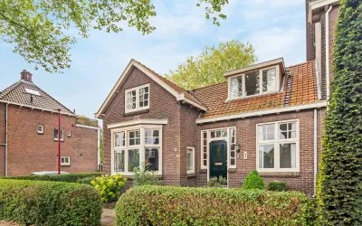 Twee-onder-één-kap te koop: Prins Hendriklaan 12, Nieuw Vreeswijk Nieuwegein