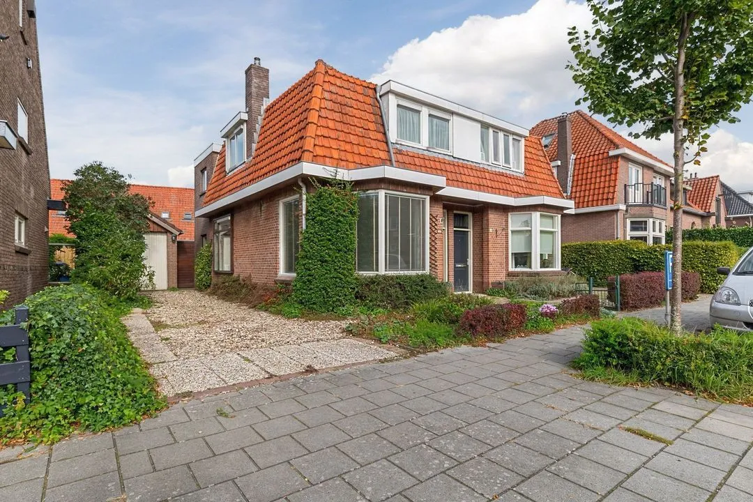 Twee-onder-één-kap te koop: Prins Hendrikstraat 12, Meppel