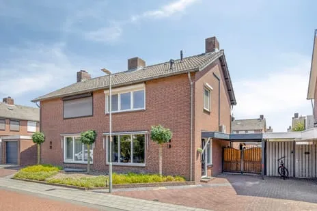 Twee-onder-één-kap te koop: Prins Mauritsstraat 5, Panningen-Zuid Panningen