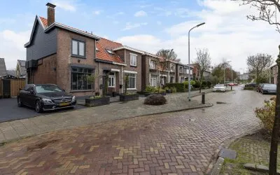 Twee-onder-één-kap te koop: Prins Mauritsstraat 53, Juliandorp Zwijndrecht