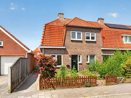 Hoekwoning te koop: Prins Mauritsweg 1, Ekenrooi Waalre