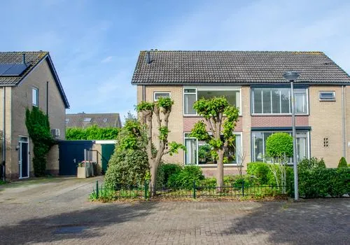 Tussenwoning te koop: Prins Willem-Alexandersingel 80, Beesd West Beesd