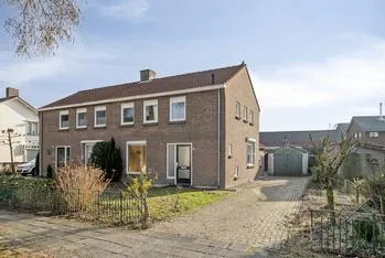 Twee-onder-één-kap te koop: Prins Bernhardlaan 9, Heeze Heeze