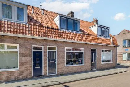 Tussenwoning te koop: Prins Bernhardstraat 16, Brunnepe Kampen