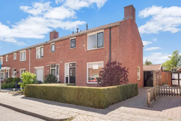 Hoekwoning te koop: Prins Bernhardstraat 18, Nijverdal