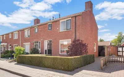 Hoekwoning te koop: Prins Bernhardstraat 18, Prinsessenwijk Nijverdal