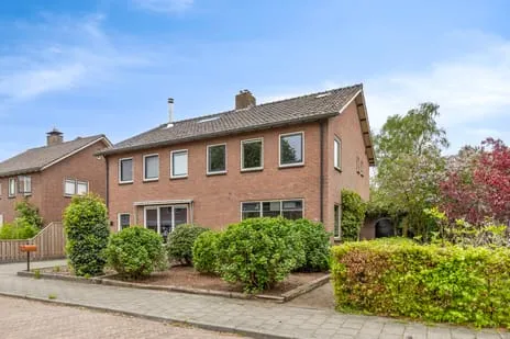 Twee-onder-één-kap te koop: Prins Bernhardstraat 27, Heino Centrum Heino