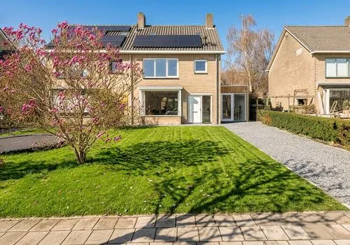 Twee-onder-één-kap te koop: Prins Bernhardstraat 90, Culemborg