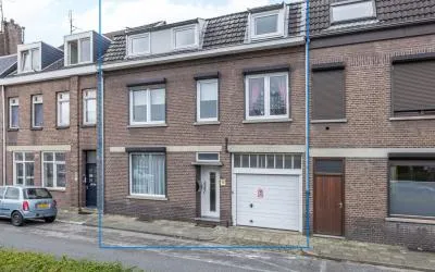 Tussenwoning te koop: Prins Hendriklaan 104, Hofpoel Brunssum