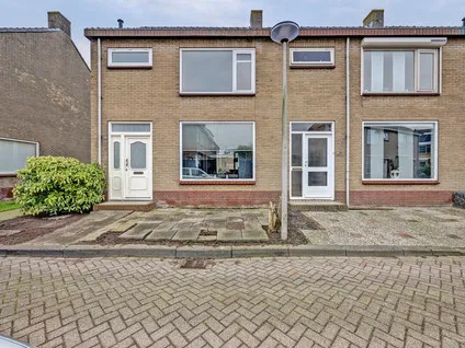 Hoekwoning te koop: Prins Hendriklaan 11, Kern Zuidland Zuidland