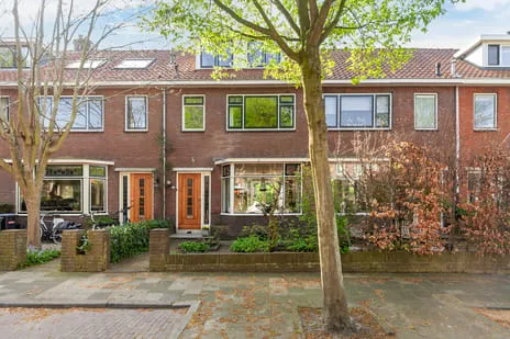 Tussenwoning te koop: Prins Hendriklaan 28, Oranjebuurt Vlaardingen