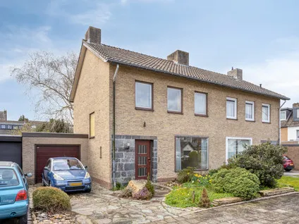 Twee-onder-één-kap te koop: Prins Mauritslaan 5, Scharn Maastricht