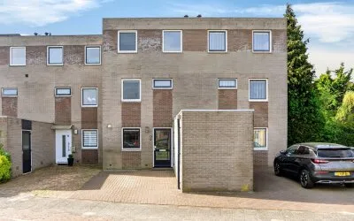 Tussenwoning te koop: Prins Mauritsplein 42, Noord Hoogeveen