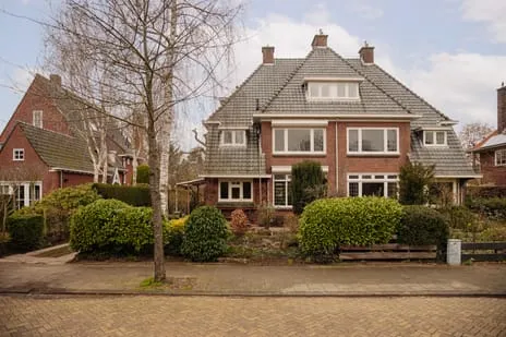 Twee-onder-één-kap te koop: Prins van Wiedlaan 32, De Paauw Wassenaar