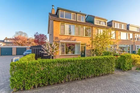 Hoekwoning te koop: Prins Willem-Alexanderplantsoen 25, Maartensdijk Kern Maartensdijk