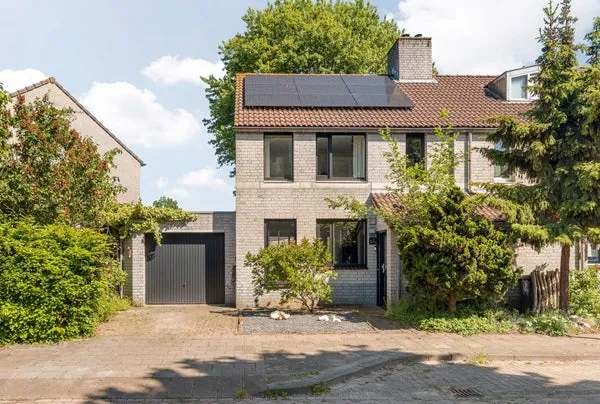 Corner house for sale: Prinsendam 1, Dammenbuurt Oosterhout