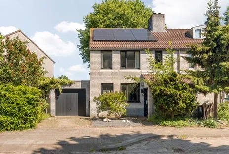 Corner house for sale: Prinsendam 1, Dammenbuurt Oosterhout (Nb)