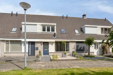 Terraced house for sale: Prinsendam 37, Dammenbuurt Oosterhout (Nb)