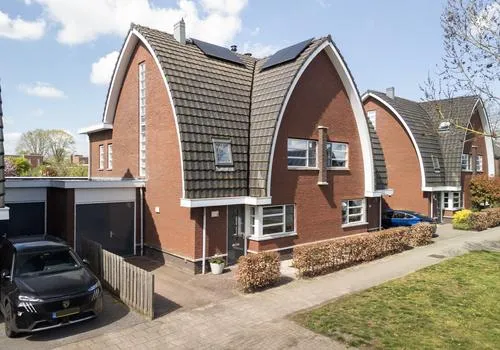 Tussenwoning te koop: Prinsenlaan 4, Maartensdijk Kern Maartensdijk