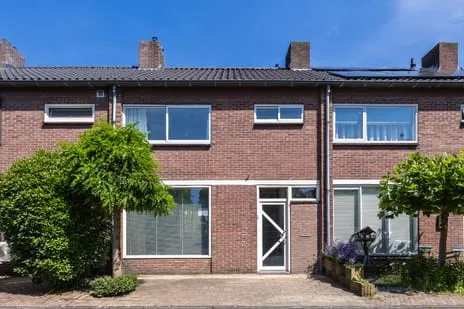 Tussenwoning te koop: Prinsenstraat 7, Vijf Eiken Rijen