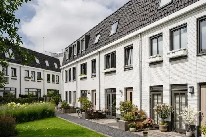 Terraced house for sale: Prinses Amaliaplaats 4, Koninginnebuurt Haarlem