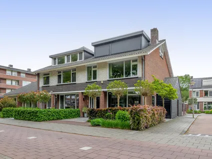 Hoekwoning te koop: Prinses Beatrixlaan 8, Oranjewijk Zuid Waddinxveen