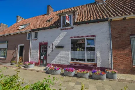 Tussenwoning te koop: Prinses Beatrixstraat 19, Schoondijke Schoondijke
