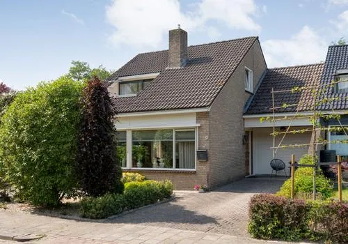 Twee-onder-één-kap te koop: Prinses Beatrixstraat 9, Staphorst-Noord Staphorst