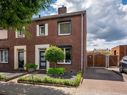 Semi-detached for sale: Prinses Christinalaan 7, Reuver Reuver