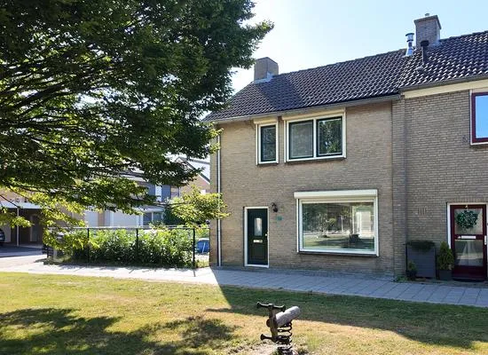 Hoekwoning te koop: Prinses Christinastraat 64, Fijnaart Fijnaart