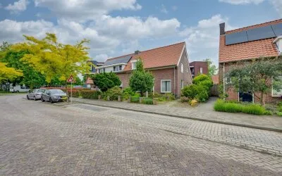 Semi-detached for sale: Prinses Irenestraat 3, omg. 'Prinsessen' wijk Oisterwijk