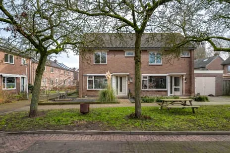 Twee-onder-één-kap te koop: Prinses Irenestraat 4, Olst Centrum-West Olst