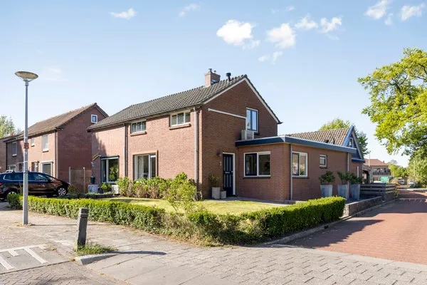 Twee-onder-één-kap te koop: Prinses Irenestraat 5, Zelhem Zelhem
