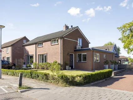 Twee-onder-één-kap te koop: Prinses Irenestraat 5, Zelhem Zelhem