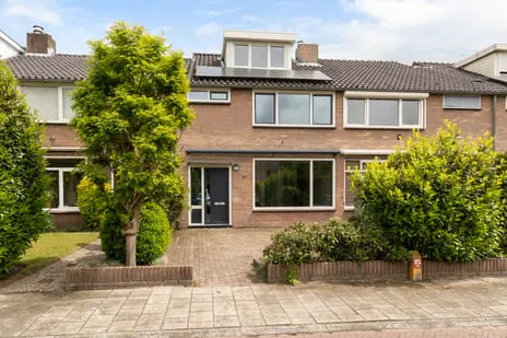 Tussenwoning te koop: Prinses Margriethof 116, Vierhoven Naarden