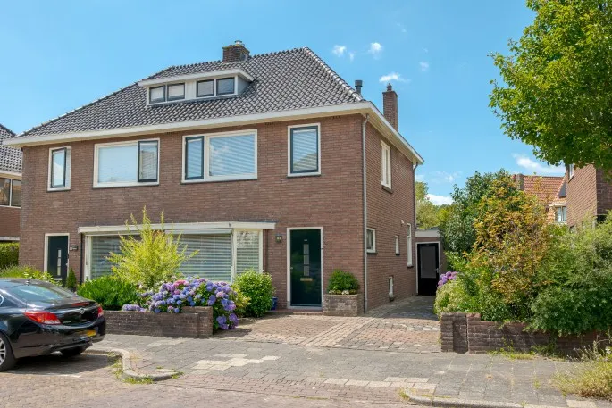 Semi-detached for sale: Prinses Margrietlaan 4, Koninginnebuurt Meppel