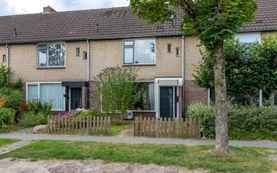 Tussenwoning te koop: Prinses Margrietlaan 7, Koekange Koekange