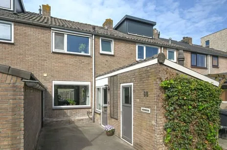 Tussenwoning te koop: Prinses Marijkehof 98, Vierhoven Naarden