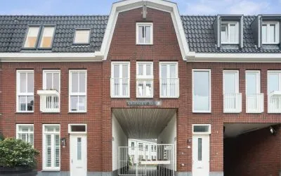 Tussenwoning te koop: Prinses Amaliaplaats 1, Koninginnebuurt Haarlem