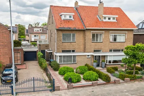 Twee-onder-één-kap te koop: Prinses Beatrixlaan 38, Stationsbuurt Tiel