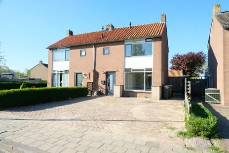 Twee-onder-één-kap te koop: Prinses Beatrixstraat 20, Acquoy Acquoy