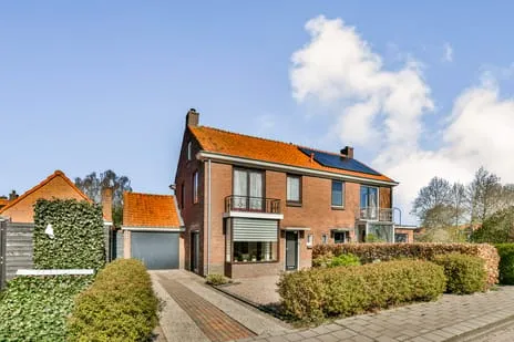 Twee-onder-één-kap te koop: Prinses Beatrixweg 1, Driehoven Loenen Aan De Vecht