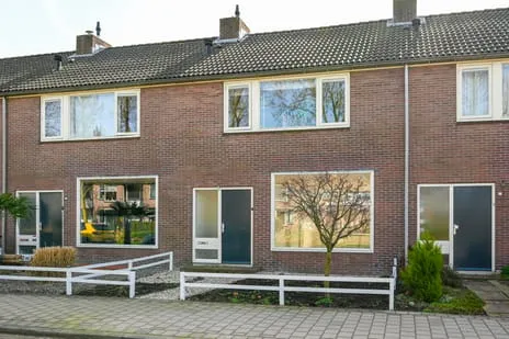 Tussenwoning te koop: Prinses Beatrixweg 2, Kockengen Dorp Kockengen