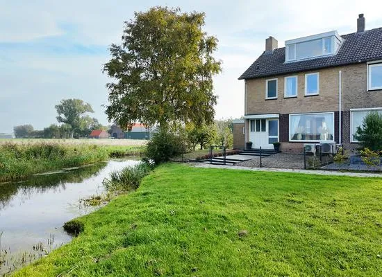 Twee-onder-één-kap te koop: Prinses Christinastraat 69, Helwijk Willemstad